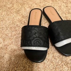 Bamboo brand. Size 8. LV knockoff